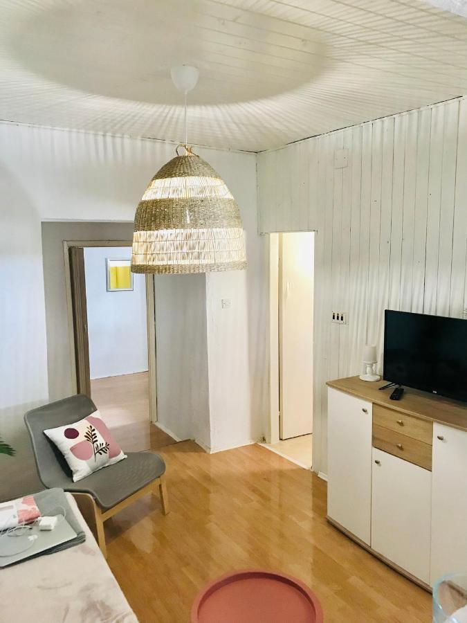Apartmani-Okrug Gornji-Ciovo โตรกีร์ ภายนอก รูปภาพ