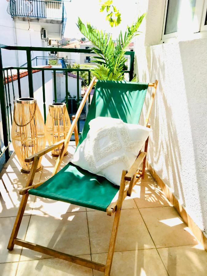 Apartmani-Okrug Gornji-Ciovo โตรกีร์ ภายนอก รูปภาพ