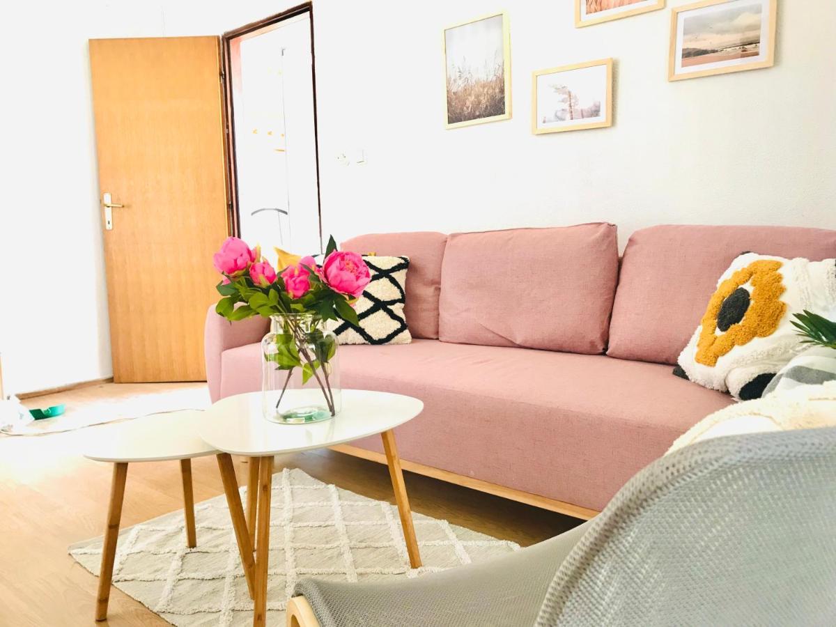 Apartmani-Okrug Gornji-Ciovo โตรกีร์ ภายนอก รูปภาพ