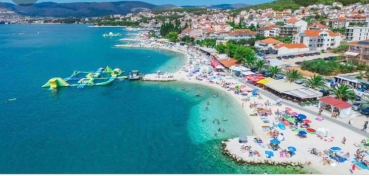 Apartmani-Okrug Gornji-Ciovo โตรกีร์ ภายนอก รูปภาพ