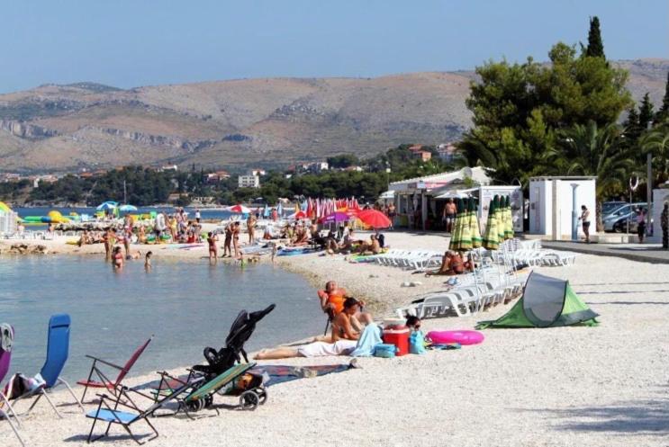 Apartmani-Okrug Gornji-Ciovo โตรกีร์ ภายนอก รูปภาพ