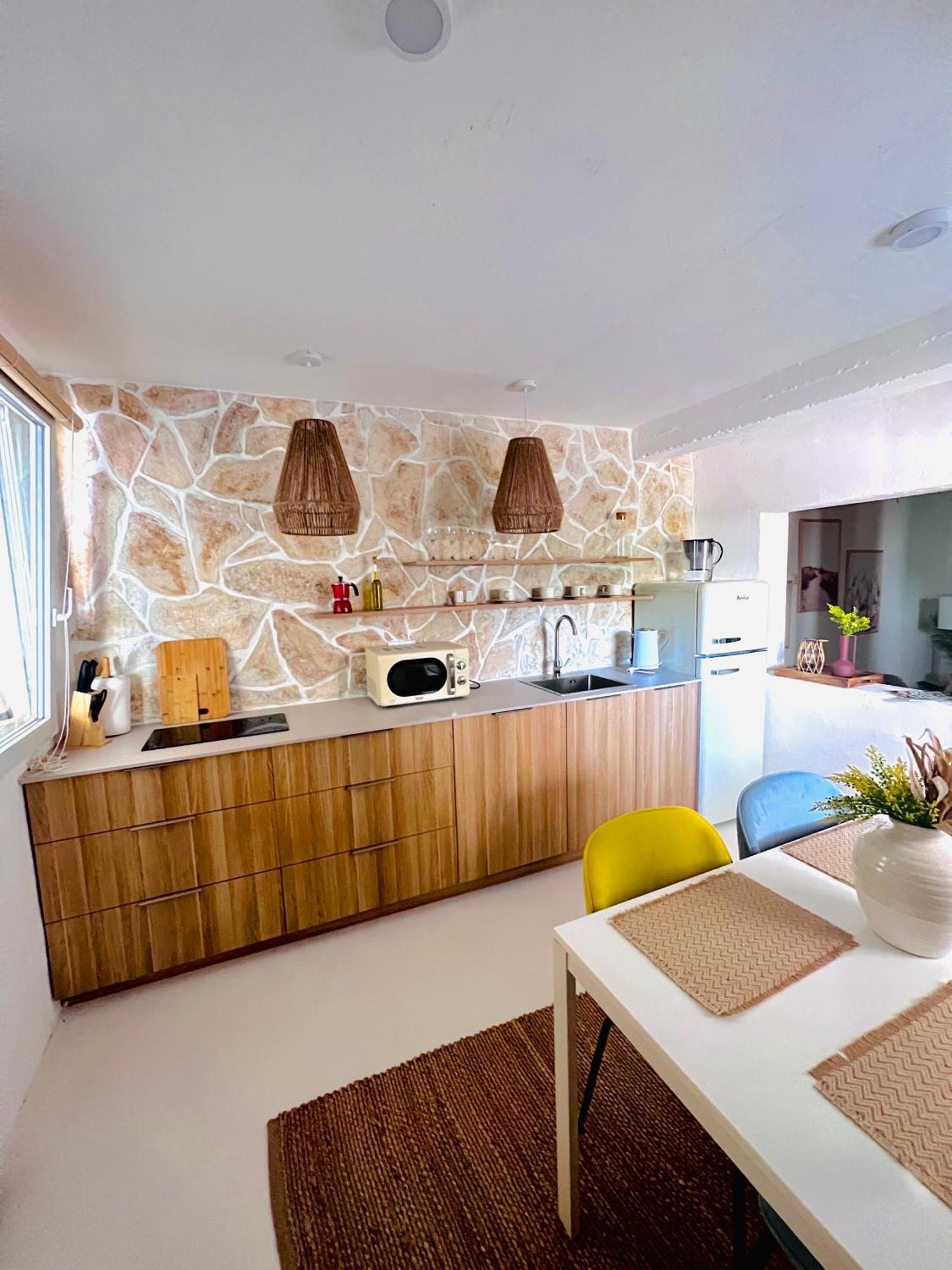 Apartmani-Okrug Gornji-Ciovo โตรกีร์ ภายนอก รูปภาพ