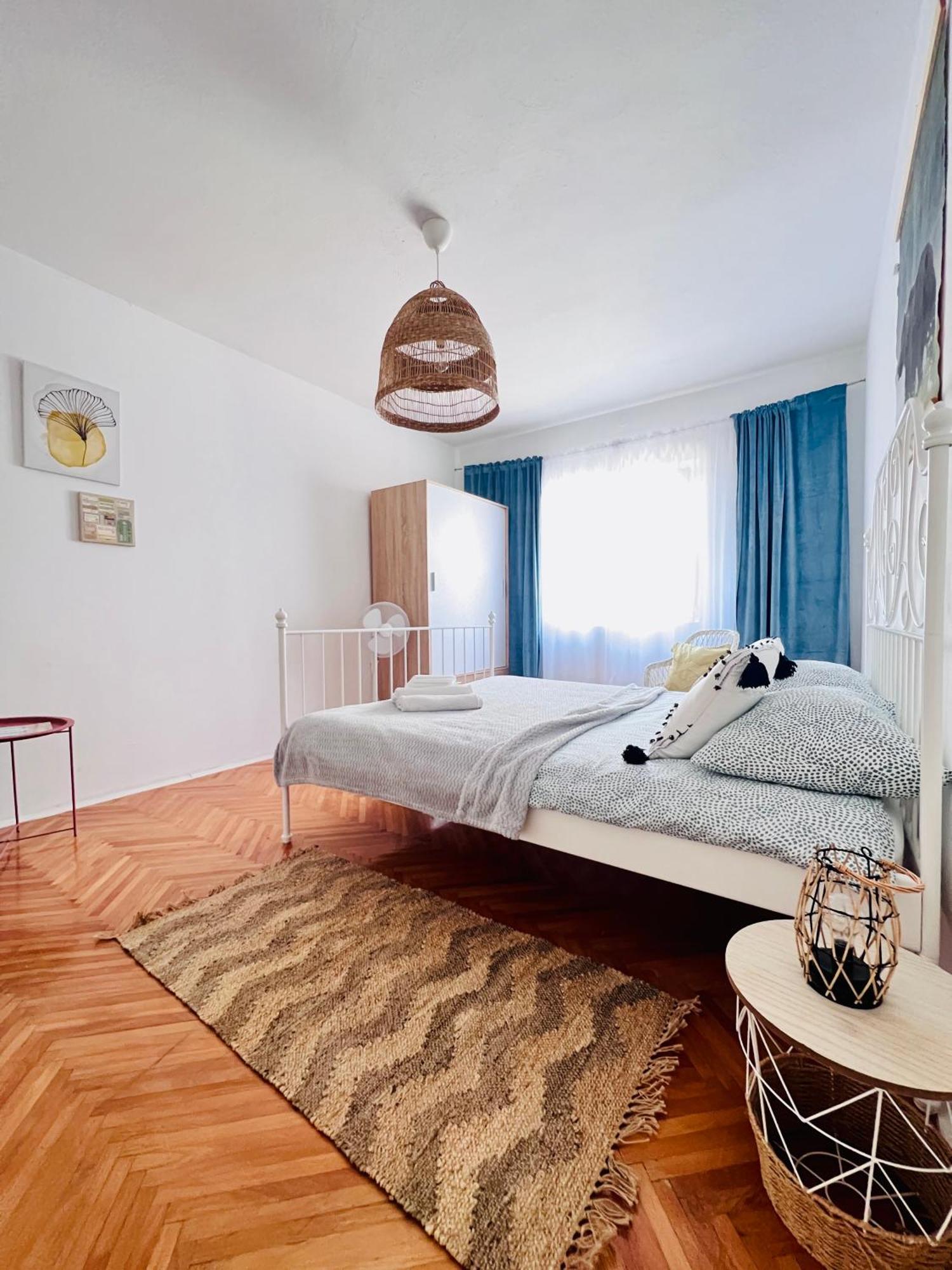 Apartmani-Okrug Gornji-Ciovo โตรกีร์ ภายนอก รูปภาพ