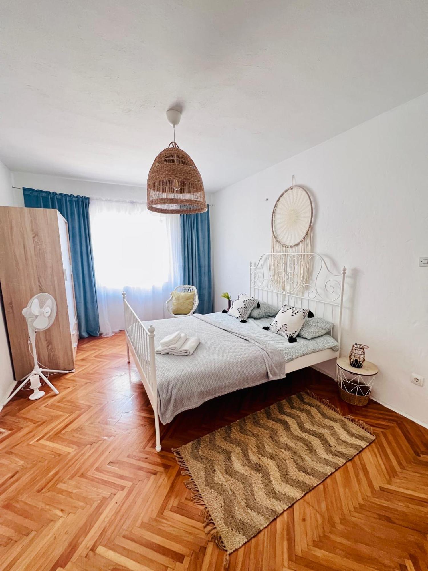 Apartmani-Okrug Gornji-Ciovo โตรกีร์ ภายนอก รูปภาพ