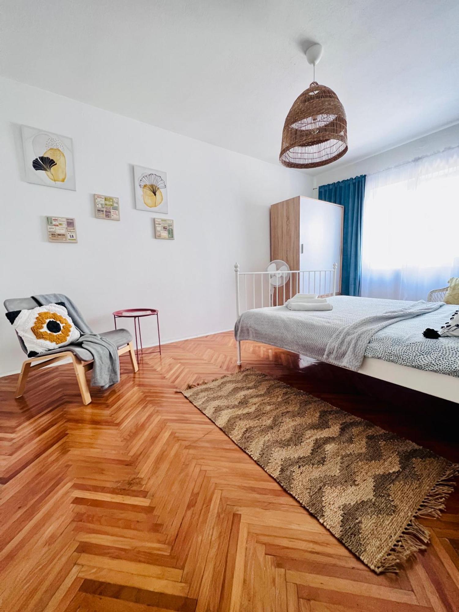 Apartmani-Okrug Gornji-Ciovo โตรกีร์ ภายนอก รูปภาพ